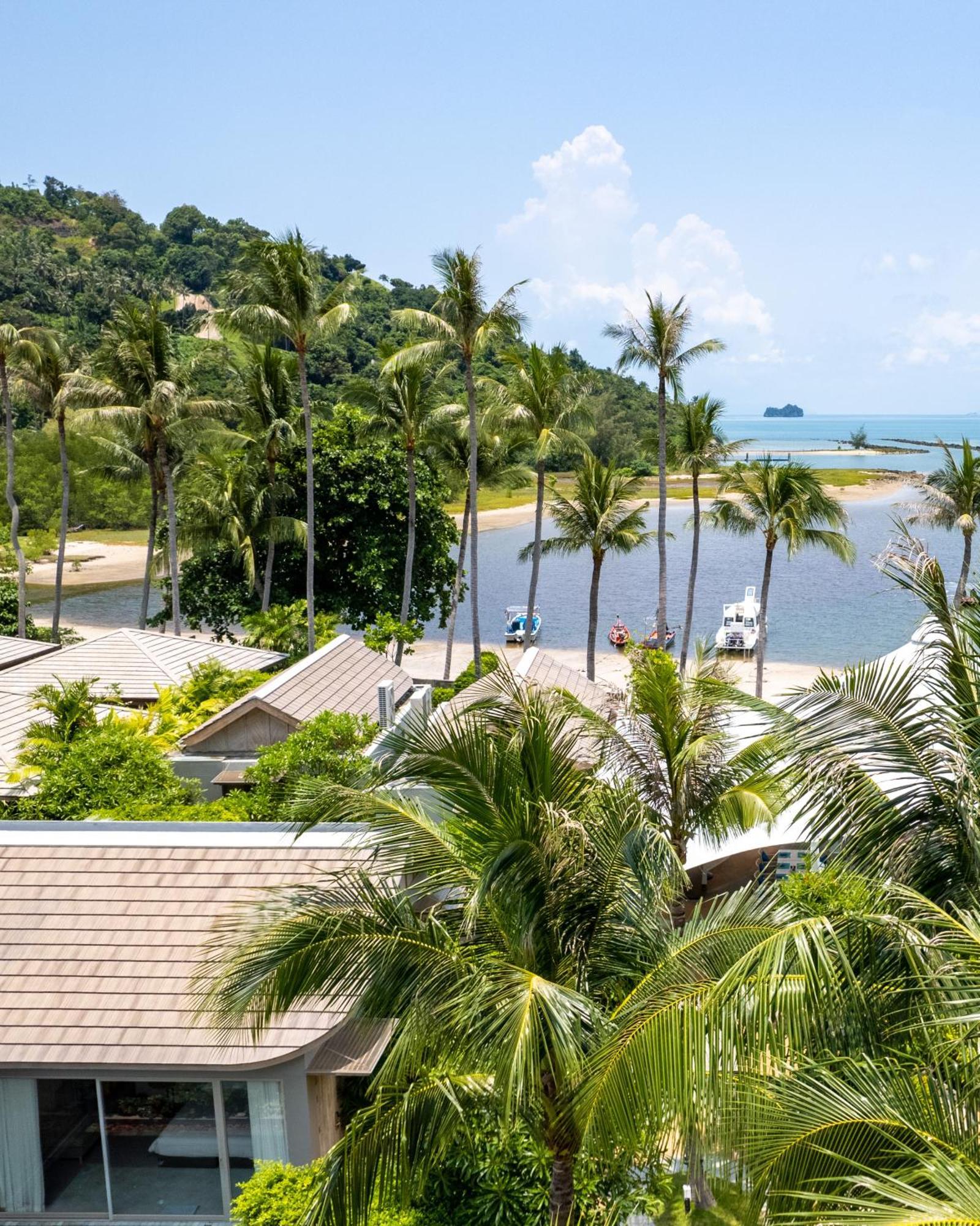 Avani Plus Samui Resort Taling Ngam  Exterior photo